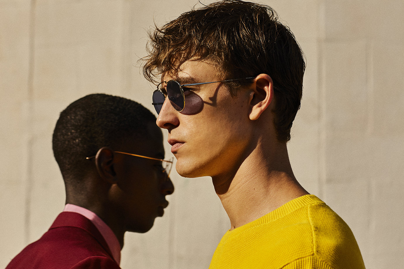 Brillenmarke Gigi Barcelona - Zwei junge Männer mit Sonnenbrille