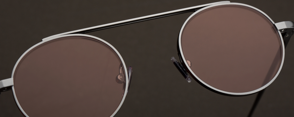 Lazare Studios Sonnenbrille - Dillinger Storm Grey Surprise Peach Nahaufnahme